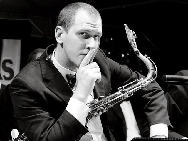 Metropolitan Jazz Orchestra live photo 4
